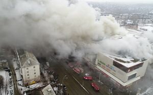 Пожар в Кемерове: в сети показали, как на самом деле происходила эвакуации посетителей из кинотеатров