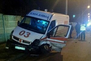 В Харькове произошло тройное ДТП с участием кареты скорой помощи: погибли два человека