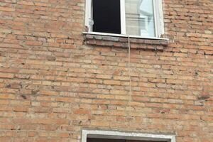 В Черкасской области чиновник выпрыгнул из окна своего кабинета с петлей на шее