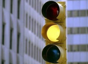 В Украине предложили отменить желтый сигнал светофора