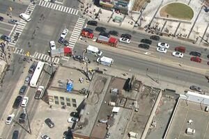 В Торонто микроавтобус влетел в толпу пешеходов: много пострадавших