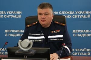Восстановленный в должности главы ГСЧС Бочковский пришел на работу, но его не пускают