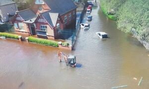 В Великобритании целый городок ушел под воду (фото, видео)
