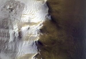 Так вот ты какой: зонд TGO передал первые цветные фотографии Марса 