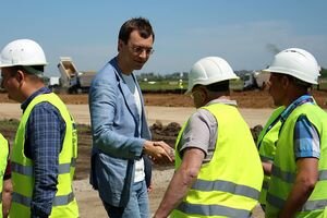 Омелян пообещал закончить реконструкцию аэропорта "Одесса" в 2019 году 