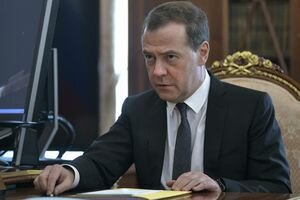 В России утвердили Медведева на пост премьер-министра