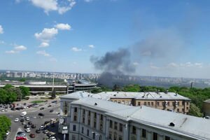 Пожар возле метро: на Гидропарке горело здание спортзала