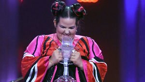 Победительница Евровидения-2018 отказалась выступать на музыкальной премии в России из-за гей-парада