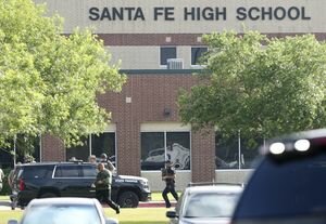 Подробности стрельбы в техасской школе: полицейские нашли взрывчатку