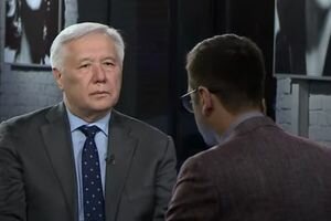 Ехануров: Заявления Порошенко часто пиаровские, но он все же держит страну