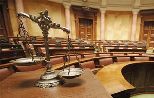 Рада в присутствии Порошенко проголосовала за антикоррупционный суд