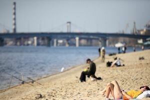 В Киеве ограничили купание на всех пляжах города