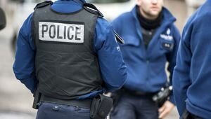 Во Франции мужчина напал с ножом на людей и кричал "Аллах акбар"