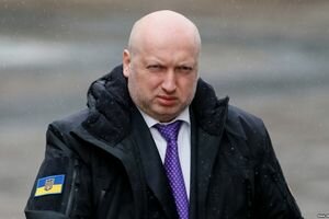 Турчинов заявил, что в Украине планируют разрешить приватизацию оборонных предприятий