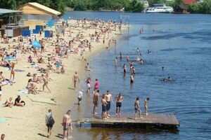 Коммунальщики не рекомендуют киевлянам купаться на всех столичных пляжах