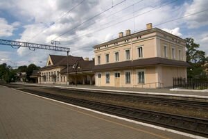 Поезд сообщением Киев - Ивано-Франковск сбил двух человек во Львове