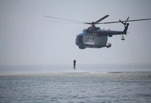 Sea Breeze-2018: в рамках учений пограничники отработали прыжки с вертолета в воду. Фото, видео