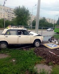 В Харькове легковушка въехала в коляску: младенца выбросило на тротуар