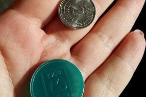 Пассажиры столичного метро будут получать сдачу новыми двухгривневыми монетами