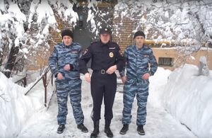 Группа Pussy Riot выпустила песню "о хорошем полицейском". Видео
