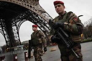 В Париже вооруженный мужчина украл часы за €200 тысяч