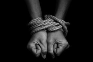 UNICEF: 28% жертв торговли людьми - несовершеннолетние
