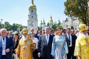 Вакаров: Крестный ход – еще один шаг Порошенко к президентским выборам