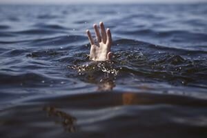 В Житомирской области на озере погибли двое детей