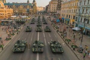 Жданов заявил, что военный парад - это "самое нецелевое использование средств"
