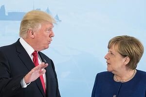 Трамп и Меркель по телефону обсудили ситуацию в Украине