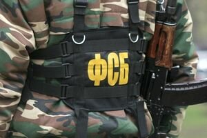 В Симферополе российские силовики ворвались с обыском в дом активистки Украинского культурного центра