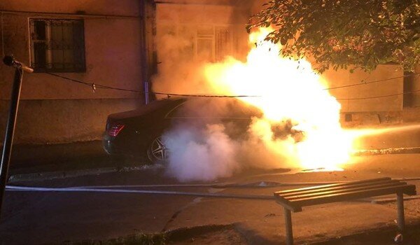 В Ровно ночью сожгли машину депутата горсовета от "Свободы". Видео