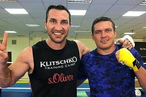 Усик провел совместный спарринг с Кличко в Конча-Заспе
