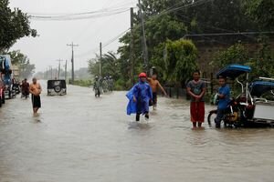 На Филиппинах тайфун Мангхут унес жизни 12 человек: в сети появились фото последствий стихии