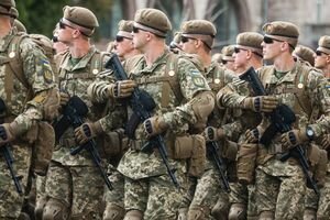 В Житомирской области на учениях у военных украли автоматы и пистолеты