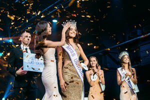 Лишенная короны "Мисс Украина-2018" Дидусенко выразила протест