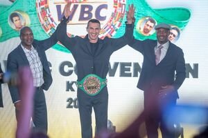 Владимир Кличко получил звание почетного чемпиона WBC
