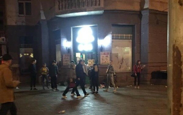Появились детали налета полусотни подростков на магазин в центре Киева