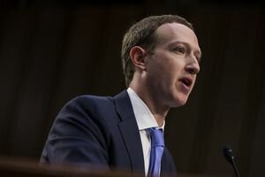 Акционеры Facebook предложили снять Цукерберга с должности председателя правления
