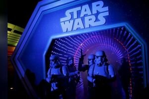 Киностудия Disney снимет сериал-приквел к "Звездным войнам": кто сыграет главную роль