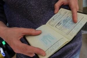 Без очередей, но с проверками и штрафами: как в Украине хотят изменить правила прописки