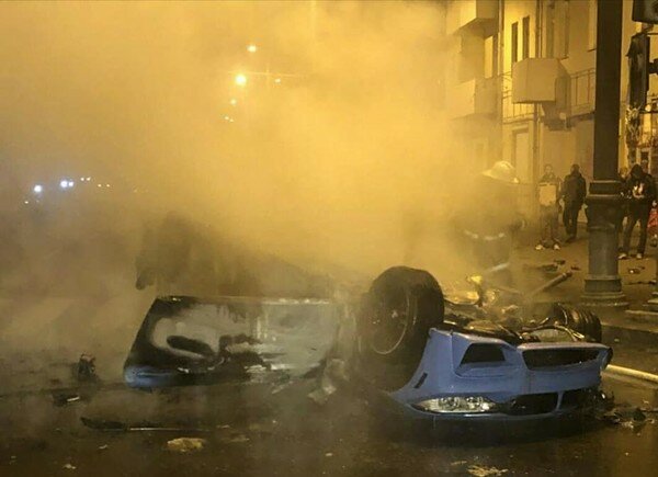 В Харькове столкнулись BMW, Skoda и Hyundai: одно авто сгорело, а водитель сбежал с места ДТП