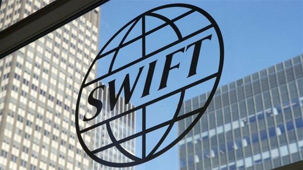 Санкции против Ирана в действии: в стране перестал работать SWIFT
