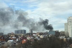 В центре Киева вспыхнул пожар на стройке. Фото