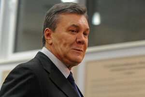 Адвокат: Януковича госпитализировали не менее чем на две-три недели, он фактически обездвижен