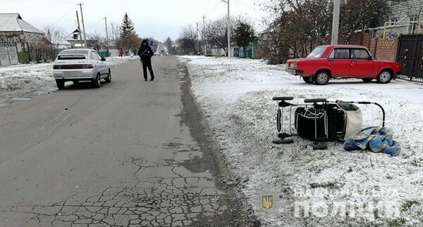 Пьяный водитель влетел в беременную женщину с коляской в Днепропетровской области