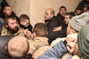 Полиция задержала почти 50 человек после массовой драки в суде Одессы. Видео