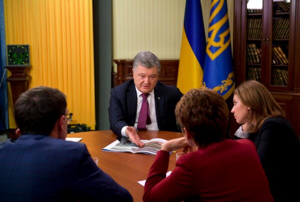 "Не бегите за солью и спичками": Порошенко рассказал, в каком случае в Украине могут ограничить права граждан
