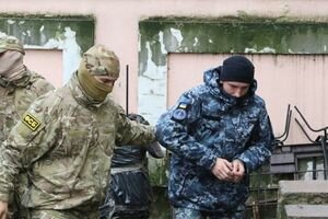 "Сказал два слова и выключился": отец одного из украинских моряков рассказал о его психологическом состоянии
