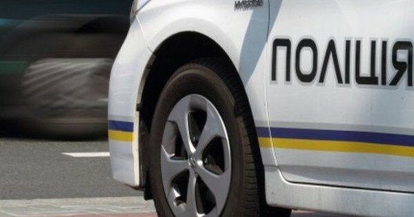 В Кривом Роге авто патрульных сбило девушку